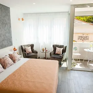 *** Guest house Rose Gold & With Balcony Croatia
