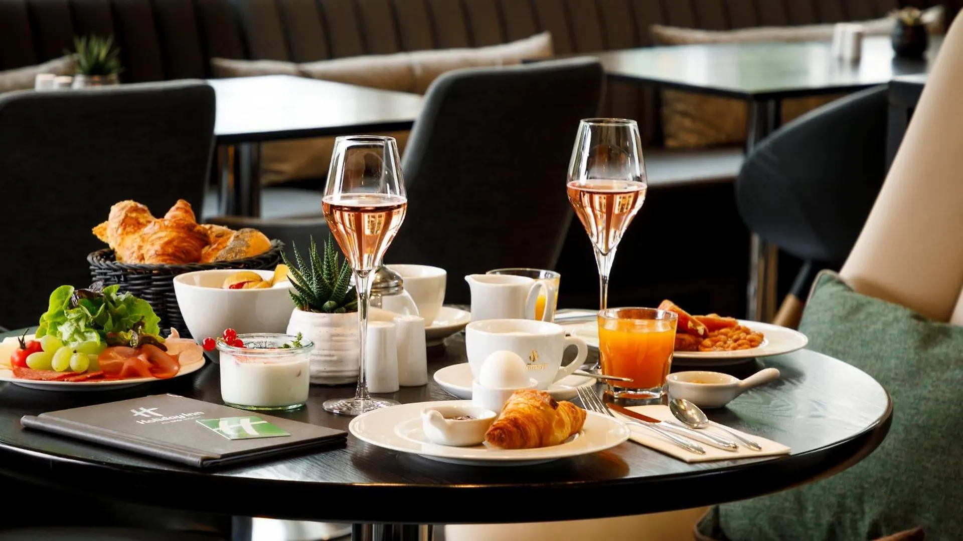 Holiday Inn Dresden - Am Zwinger By Ihg Hotel